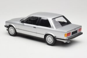 BMW 323i E21 Hõbedane Minichamps 1:18 155026001 Metall - pilt 5/6