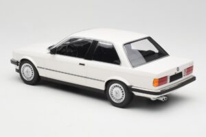 BMW 323i E21 Valge Minichamps 1:18 155026005 Metall - pilt 5/6
