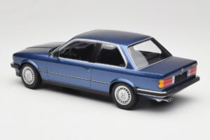 BMW 323i E30 Blue Metallic Minichamps 1:18 155026002 Metall - pilt 5/6