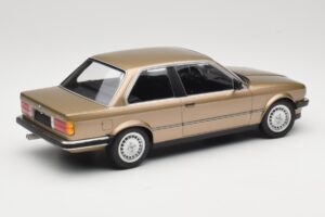 BMW 323i E30 Brown Metallic Minichamps 1:18 155026004 Metall - pilt 2/6