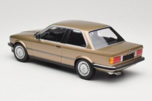 BMW 323i E30 Brown Metallic Minichamps 1:18 155026004 Metall - pilt 5/6