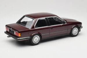 BMW 323i E30 Dark Red Metallic Minichamps 1:18 155026007 Metall - pilt 2/6