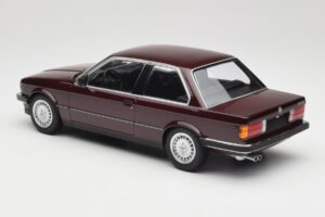BMW 323i E30 Dark Red Metallic Minichamps 1:18 155026007 Metall - pilt 5/6
