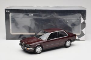 BMW 323i E30 Dark Red Metallic Minichamps 1:18 155026007 Metall - pilt 6/6
