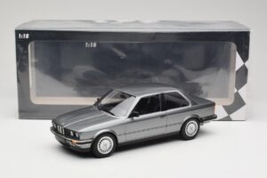 BMW 323i E30 Grey Metallic Minichamps 1:18 155026006 Metall - pilt 6/6