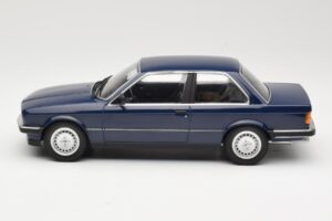 BMW 323i E30 Saturn Blue Minichamps 1:18 155026009 Metall - pilt 3/6