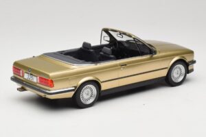 BMW 325i E30 Kabriolett Beež MCG 1:18 MCG18544 Metall - pilt 2/6