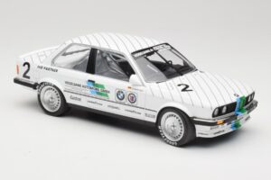 BMW 325i E30 #2 O. Manthey Vogelsang Automobile 3rd Place Eifel Race DTM 1986 Minichamps 1:18 155862602 Metall - pilt 4/6