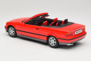 BMW 325i E36 Kabriolett Punane Maisto 1:18 50229 Metall - pilt 7/8