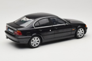 BMW 328i E46 Must UT Models 1:18 80439422373 Metall - pilt 3/8