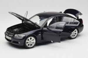 BMW 330i E46 Must Kyosho 1:18 08731RB Metall - pilt 2/8