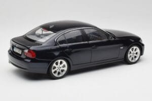 BMW 330i E46 Must Kyosho 1:18 08731RB Metall - pilt 3/8