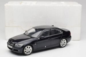 BMW 330i E46 Must Kyosho 1:18 08731RB Metall - pilt 8/8