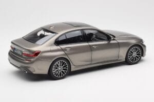 BMW 330i G20 Hõbe Norev 1:18 183275 Metall - pilt 3/8