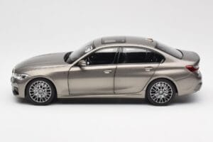 BMW 330i G20 Hõbe Norev 1:18 183275 Metall - pilt 4/8