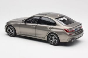 BMW 330i G20 Hõbe Norev 1:18 183275 Metall - pilt 7/8