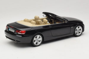 BMW 335i E93 Kabriolett Sapphire Black Kyosho 1:18 80430413375 Metall - pilt 3/10