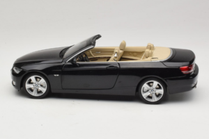 BMW 335i E93 Kabriolett Sapphire Black Kyosho 1:18 80430413375 Metall - pilt 4/10
