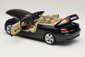 BMW 335i E93 Kabriolett Sapphire Black Kyosho 1:18 80430413375 Metall - pilt 5/10