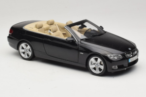 BMW 335i E93 Kabriolett Sapphire Black Kyosho 1:18 80430413375 Metall - pilt 8/10