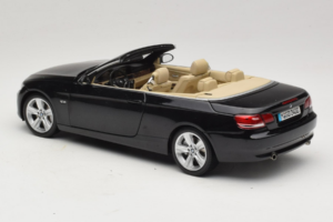 BMW 335i E93 Kabriolett Sapphire Black Kyosho 1:18 80430413375 Metall - pilt 9/10