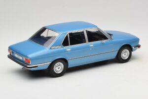BMW 5 Series E12 Sinine MCG 1:18 MCG18541 Metall - pilt 2/6