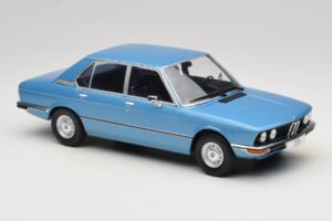 BMW 5 Series E12 Sinine MCG 1:18 MCG18541 Metall - pilt 4/6