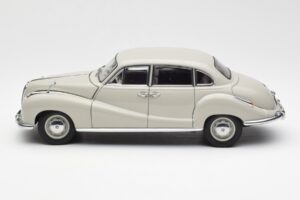 BMW 501 Cortina Hall AUTOart 1:18 80430393098 Metall - pilt 4/8