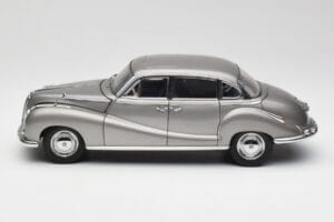 BMW 502 2.6 Luxus Silver Beige Metallic AUTOart 1:18 70591 Metall - pilt 4/8