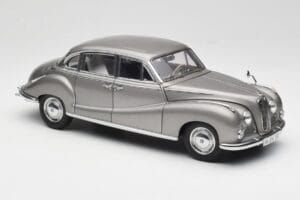 BMW 502 2.6 Luxus Silver Beige Metallic AUTOart 1:18 70591 Metall - pilt 6/8
