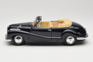 BMW 502 Kabriolett Must Maisto 1:18 31817 Metall - pilt 4/8