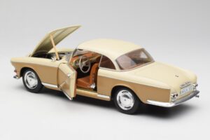 BMW 503 Beež Revell 1:18 8832 Metall - pilt 5/8