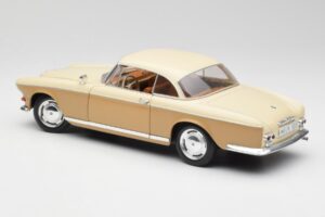 BMW 503 Beež Revell 1:18 8832 Metall - pilt 7/8