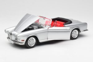 BMW 503 Hõbe Revell 1:18 18787 Metall - pilt 2/8