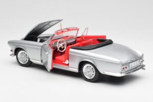 BMW 503 Hõbe Revell 1:18 18787 Metall - pilt 5/8