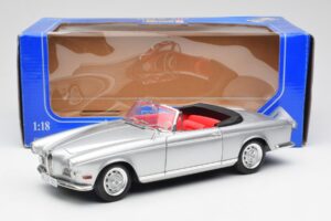 BMW 503 Hõbe Revell 1:18 18787 Metall - pilt 8/8