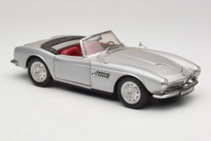 BMW 507 Kabriolett Hõbedane Revell 1:18 8829 Metall - pilt 6/8