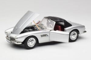 BMW 507 Hõbe Revell 1:18 9034 Metall - pilt 2/8