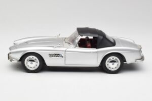 BMW 507 Hõbe Revell 1:18 9034 Metall - pilt 4/8