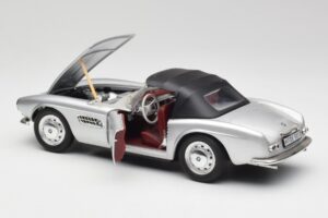 BMW 507 Hõbe Revell 1:18 9034 Metall - pilt 5/8