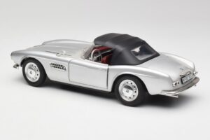 BMW 507 Hõbe Revell 1:18 9034 Metall - pilt 7/8
