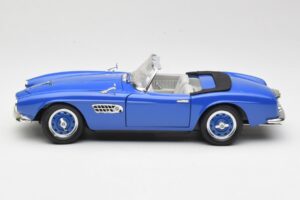 BMW 507 Touring Sport Kabriolett Sinine Revell 1:18 8810-M1 Metall - pilt 4/8