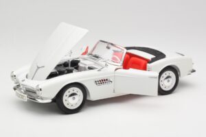 BMW 507 Touring Sport Feather White Revell 1:18 8810 Metall - pilt 2/8