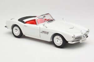 BMW 507 Touring Sport Feather White Revell 1:18 8810 Metall - pilt 6/8