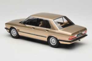 BMW 520i E28 Gold Metallic IXO 1:18 18CMC184 Metall - pilt 5/6