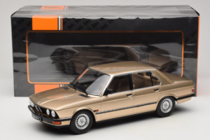 BMW 520i E28 Gold Metallic IXO 1:18 18CMC184 Metall - pilt 6/6