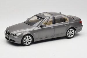 BMW 530i E60 Grey Metallic Revell 1:18 08841 Metall