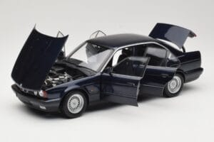 BMW 535i E34 Blue Metallic Minichamps 1:18 100024004 Metall - pilt 2/8