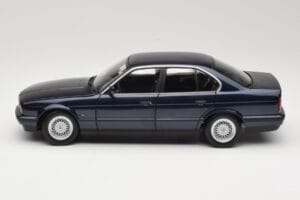 BMW 535i E34 Blue Metallic Minichamps 1:18 100024004 Metall - pilt 4/8