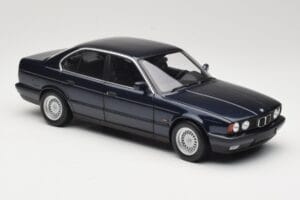 BMW 535i E34 Blue Metallic Minichamps 1:18 100024004 Metall - pilt 6/8